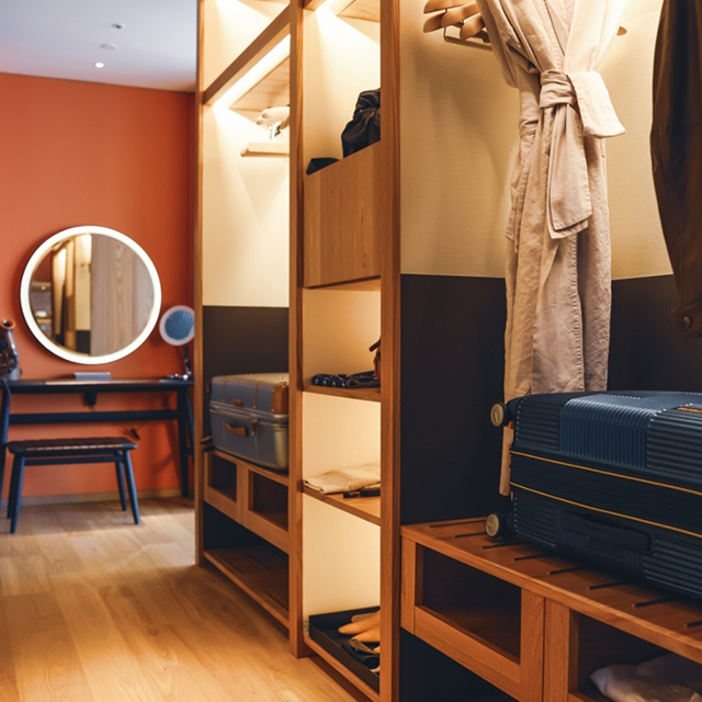 Armoire d'hôtel de style italien pour suites