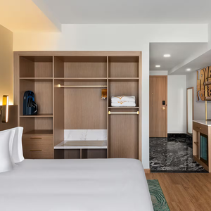 Armoire de chambre d'hôtel moderne avec grand rangement