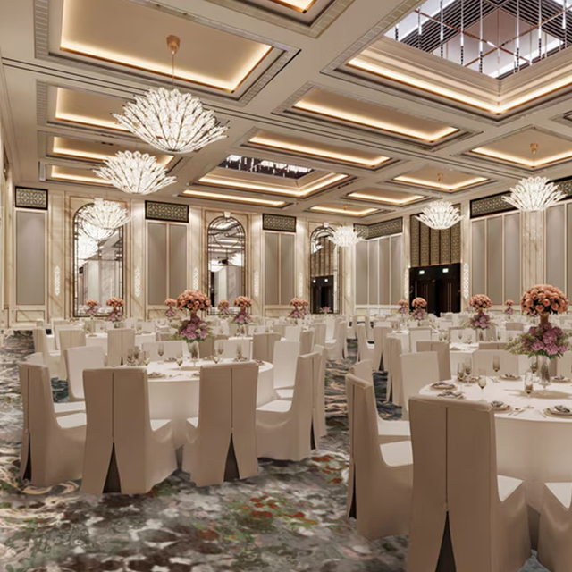 Ensemble table et chaises de banquet d'hôtel
