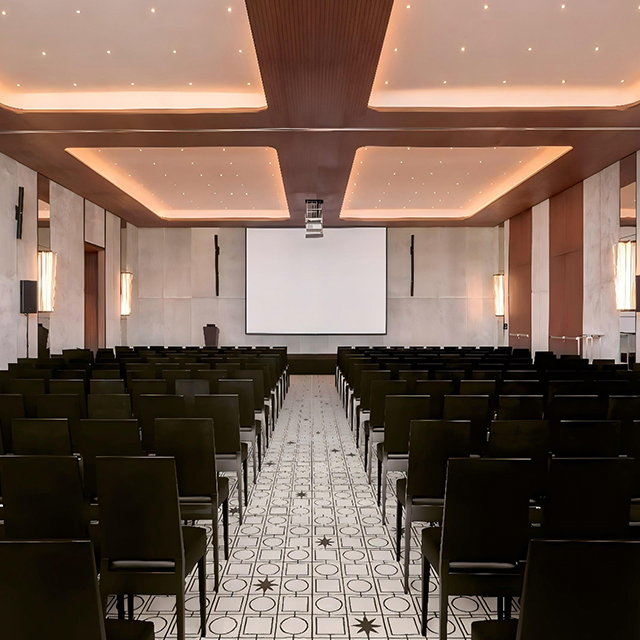 Ensemble table et chaises de conférence de style Bulgari