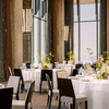 Ensemble table et chaises de banquet d'hôtel