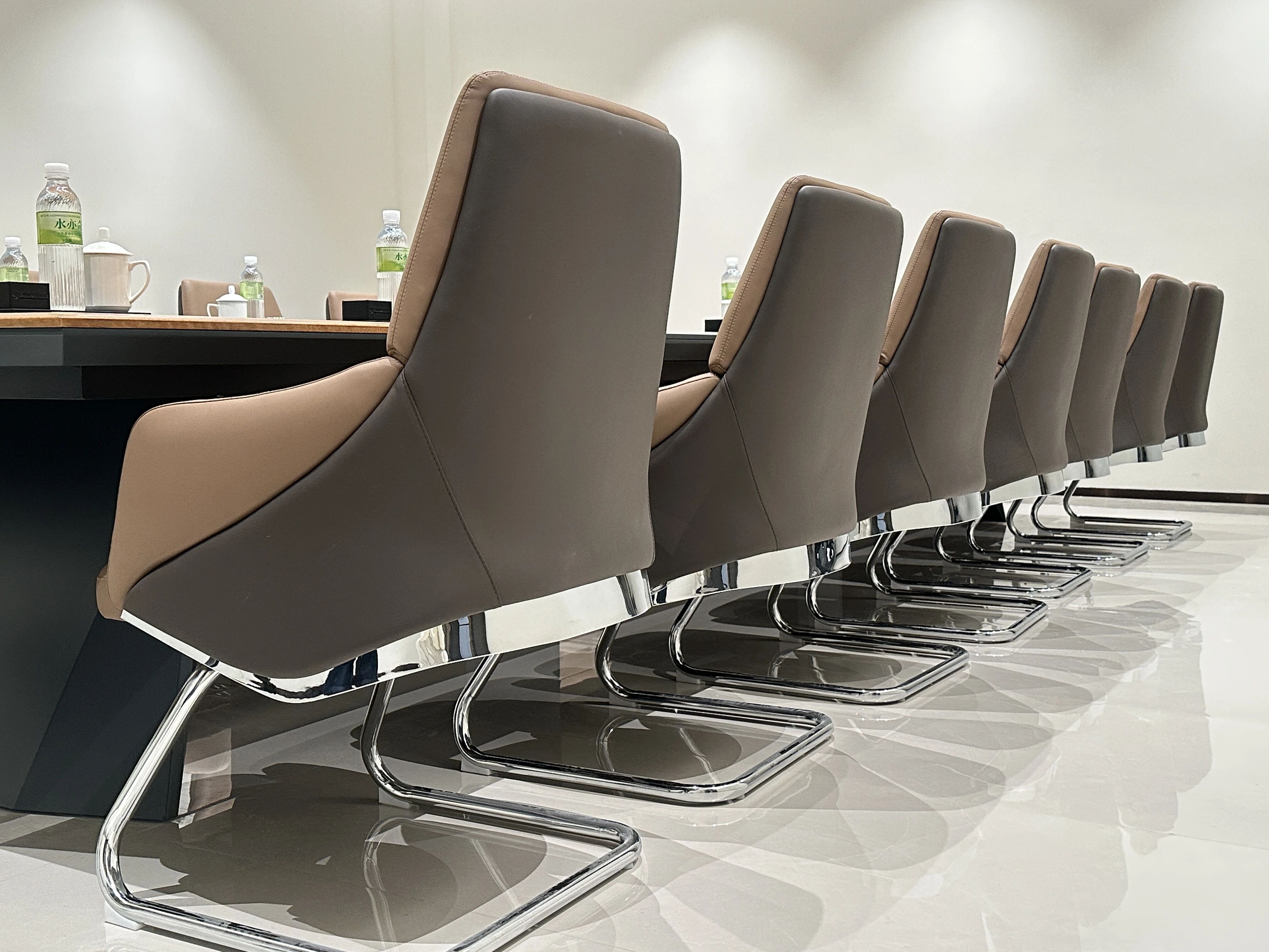 chaise de conf&eacute;rence