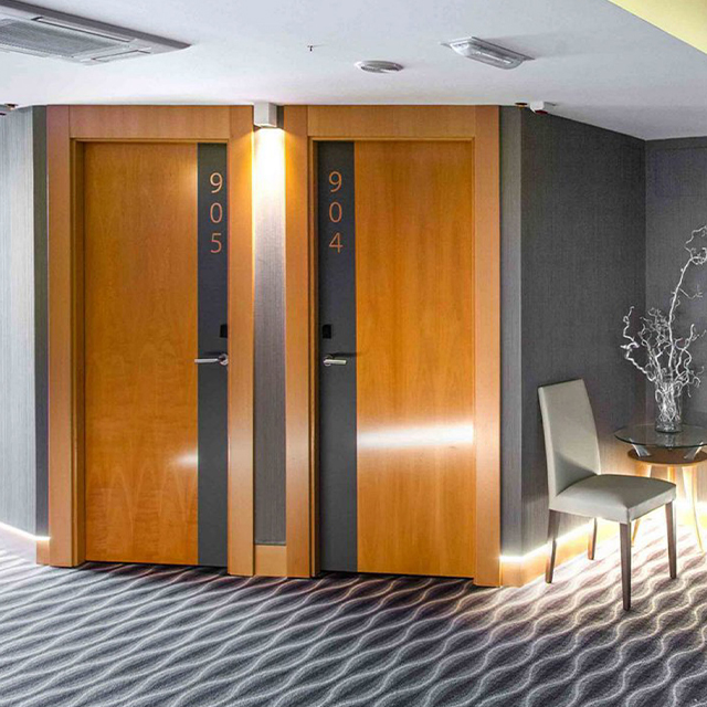 Porte de chambre d'hôtel en bois insonorisée pour les suites de chambres d'hôtes
