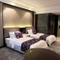 Meubles d'hôtel 5 étoiles de luxe de table de nuit de chambre à coucher d'hôtel moderne fait sur commande