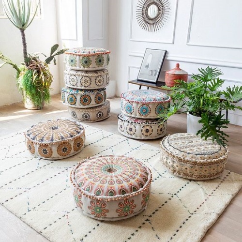 Ottomans et poufs bas