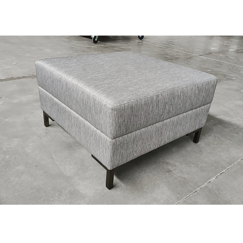 Ottoman carré en tissu rembourré pour sièges de chambre d'amis