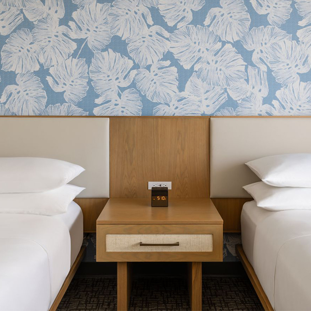 Table de chevet d'hôtel moderne avec chargement USB