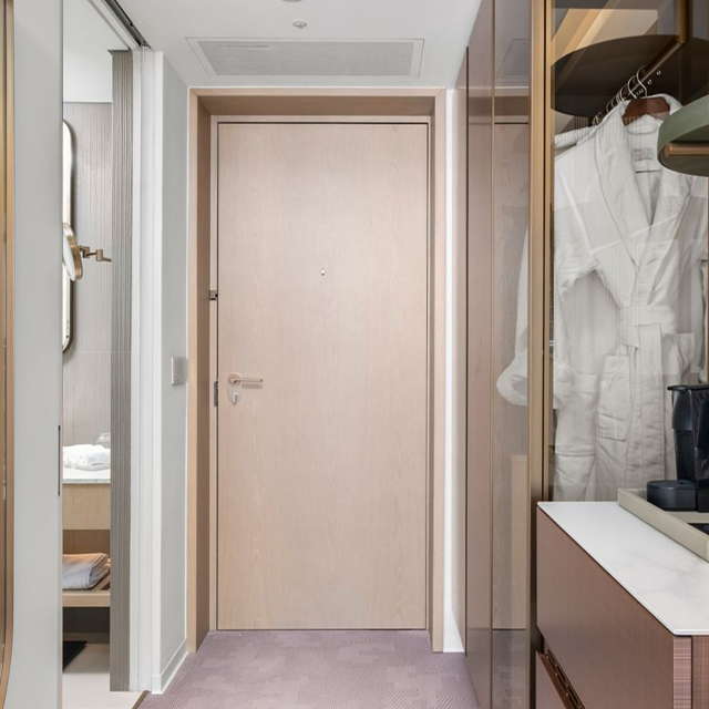 Porte de chambre d'hôtel 5 étoiles du groupe Rockwell