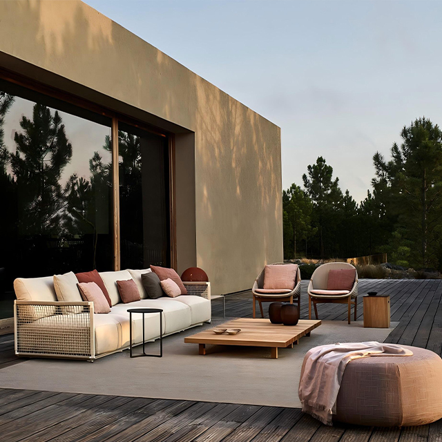 Collection de mobilier d'extérieur d'hôtel de luxe inspirée par un designer pour patio et terrasse