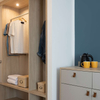Système de garde-robe d'hôtel en placage de bois intégré