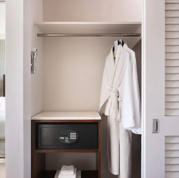 5 types de meubles de rangement d'hôtel, armoires, placards et bagages