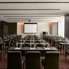 Ensemble table et chaises de conférence de style Bulgari