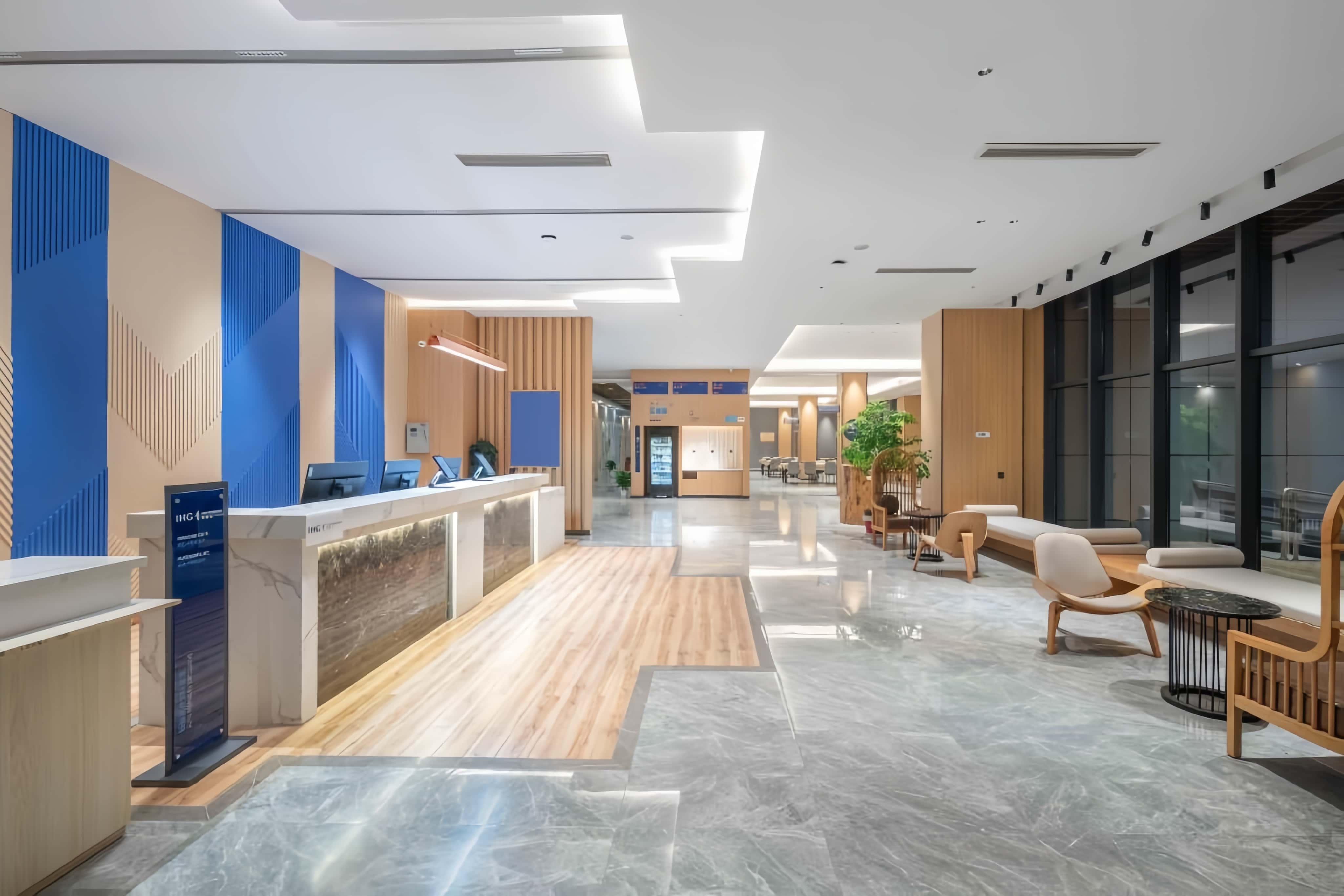 Conception de mobilier d"hôtel et normes de marque pour les projets Holiday Inn