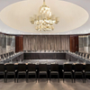 Ensemble table et chaises de conférence de style Bulgari