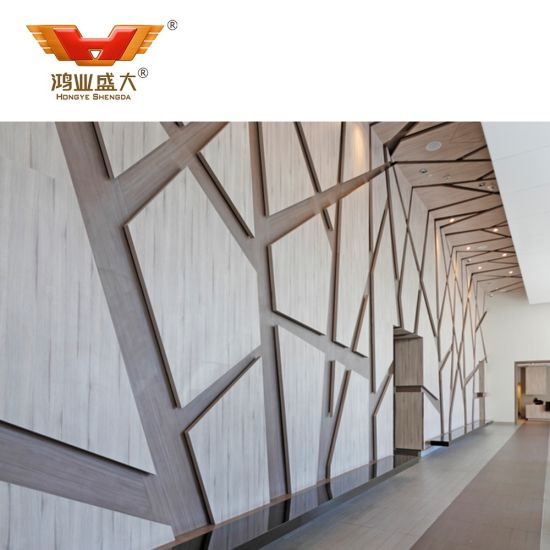 Mur en bois intérieur d'hôtel de luxe moderne