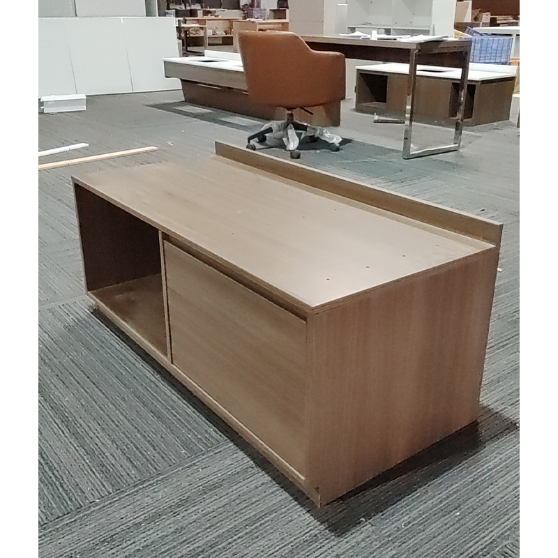 Banc à bagages d'hôtel en bois avec rangement