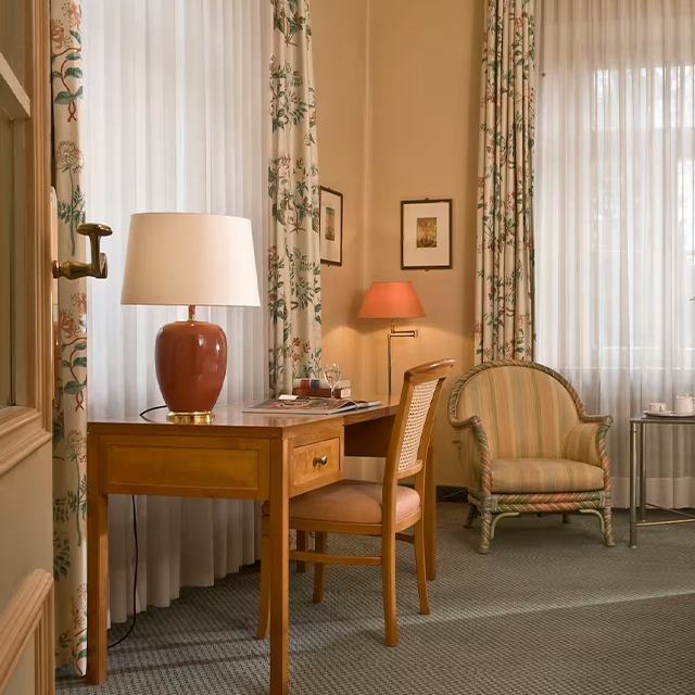 Mobilier de suite d'hôtel de luxe personnalisé élégant, pour chambre à coucher classique