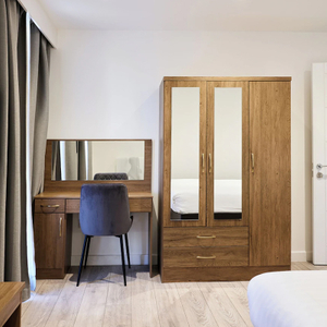 Système de garde-robe d'hôtel en placage de bois intégré