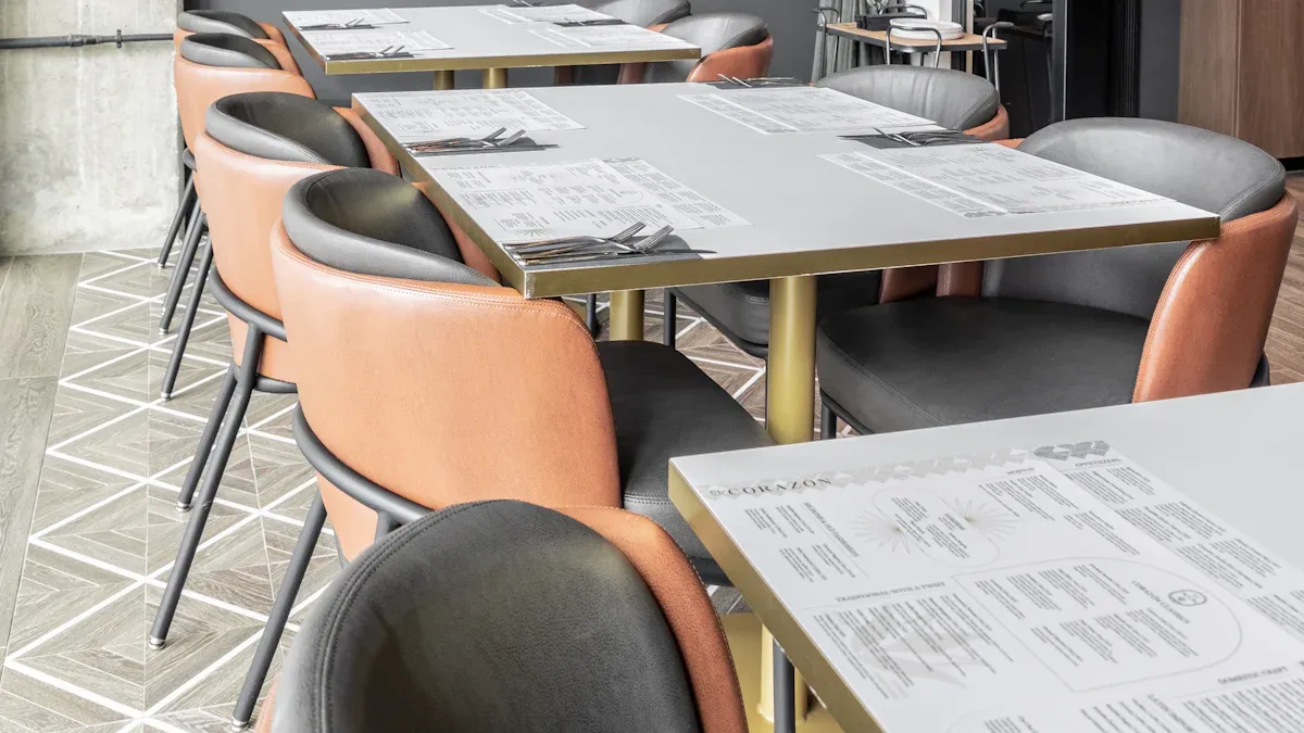 Comment choisir les matériaux de décoration de chaise de restaurant