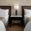 Table de chevet flottante de style Westin avec ports USB