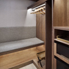 Armoire de suite d'hôtel en placage de bois