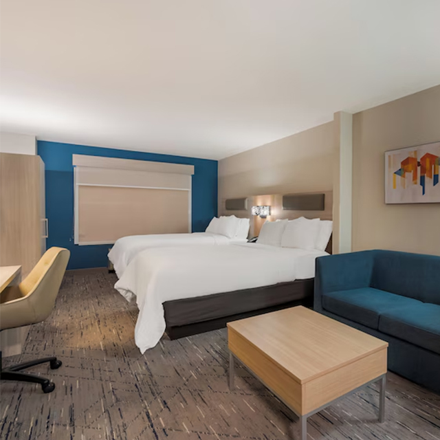 Très grand lit plateforme rembourré de style DoubleTree