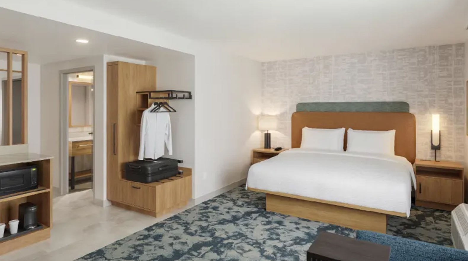 Hampton by Hilton 